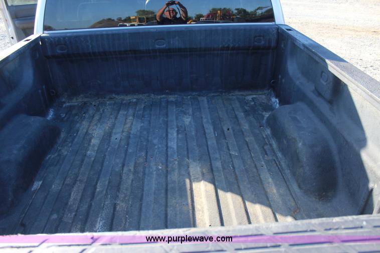 image for item J4417 2007 Chevrolet Silverado 1500 Crew Cab pickup truck