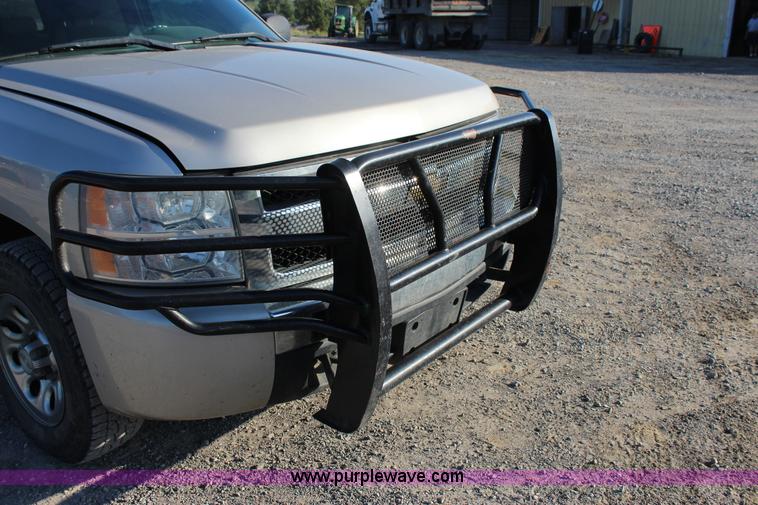 image for item J4417 2007 Chevrolet Silverado 1500 Crew Cab pickup truck