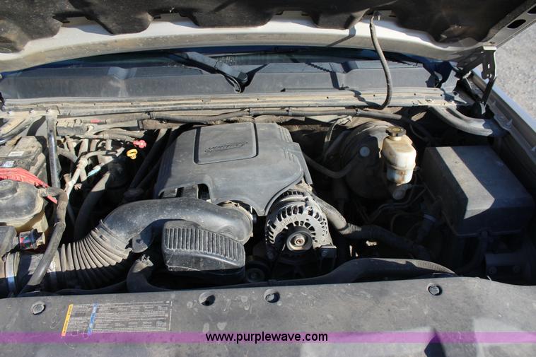 image for item J4417 2007 Chevrolet Silverado 1500 Crew Cab pickup truck