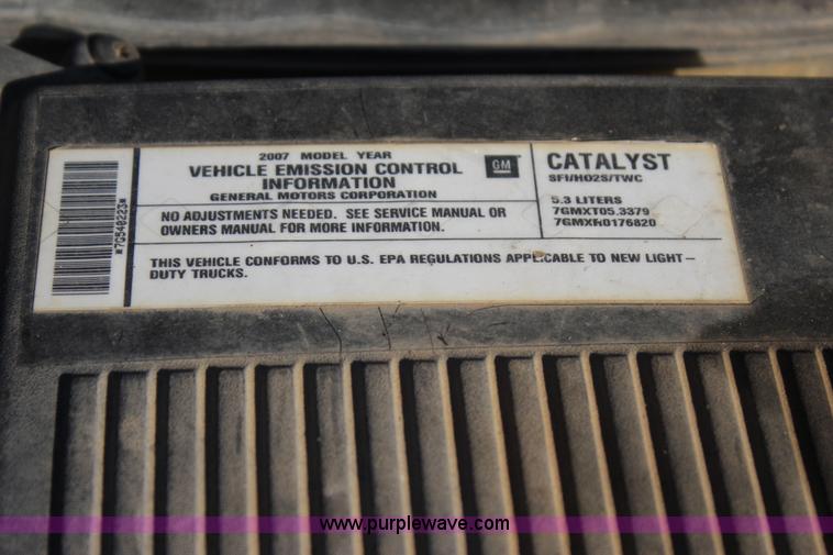 image for item J4417 2007 Chevrolet Silverado 1500 Crew Cab pickup truck