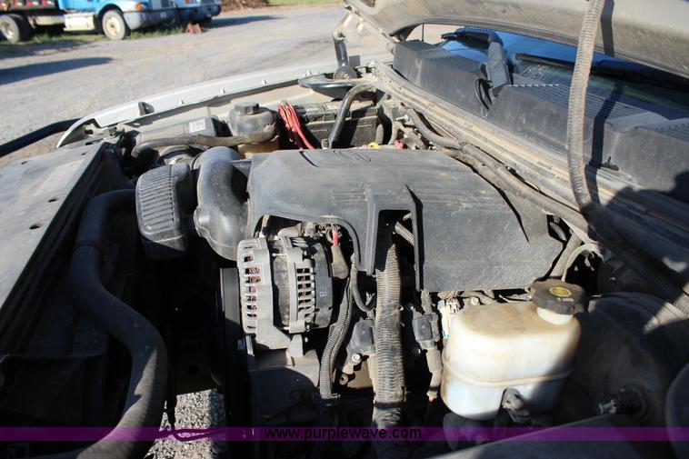 image for item J4417 2007 Chevrolet Silverado 1500 Crew Cab pickup truck