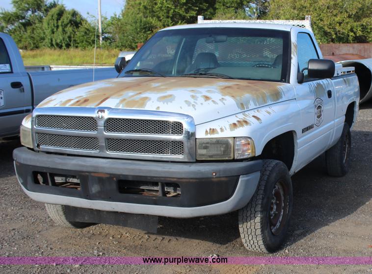 image for item J4418 1996 Dodge Ram 1500 pickup truck