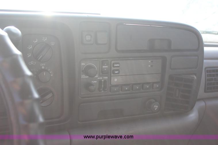 image for item J4418 1996 Dodge Ram 1500 pickup truck