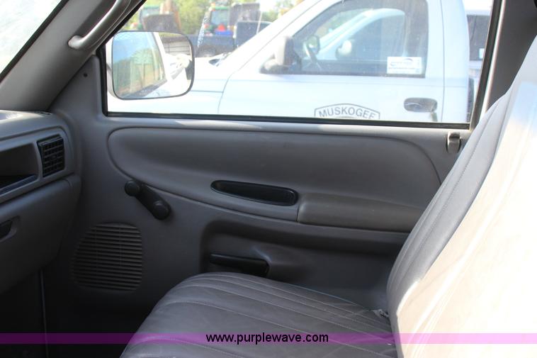 image for item J4418 1996 Dodge Ram 1500 pickup truck