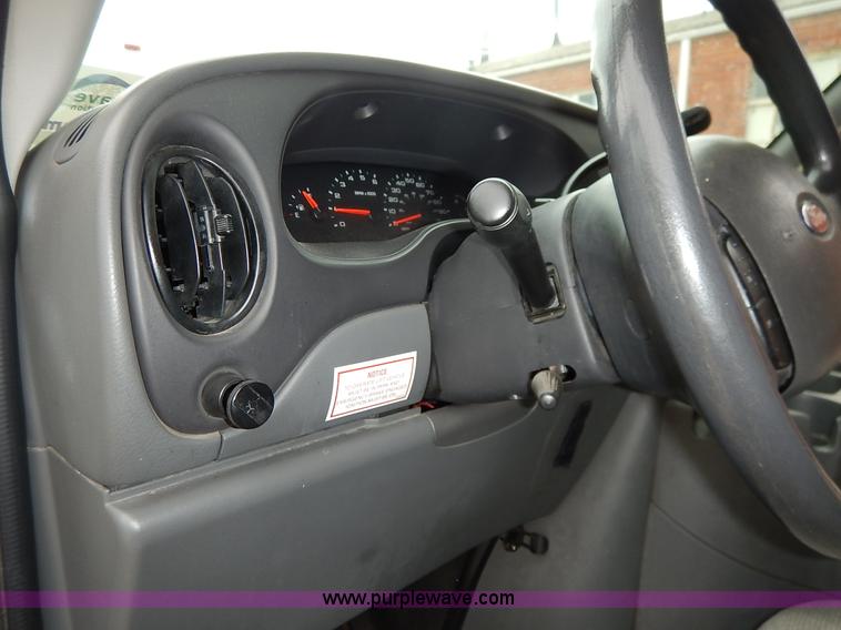 image for item J6374 2004 Ford E350 Super Duty Diamond bus