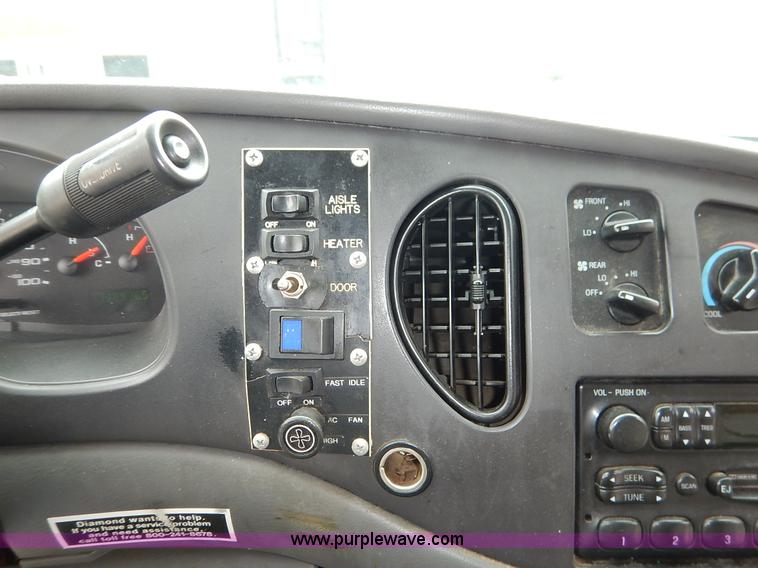 image for item J6374 2004 Ford E350 Super Duty Diamond bus