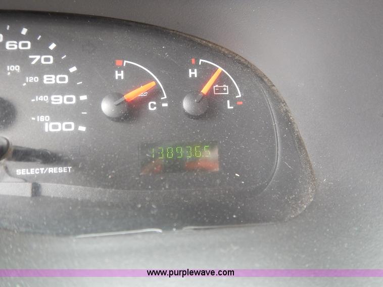 image for item J6374 2004 Ford E350 Super Duty Diamond bus