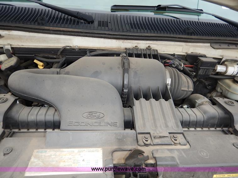 image for item J6374 2004 Ford E350 Super Duty Diamond bus