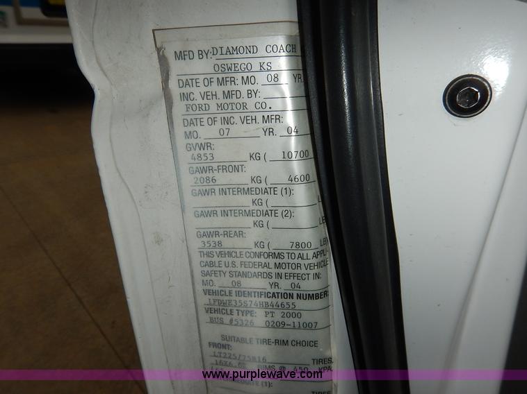 image for item J6374 2004 Ford E350 Super Duty Diamond bus