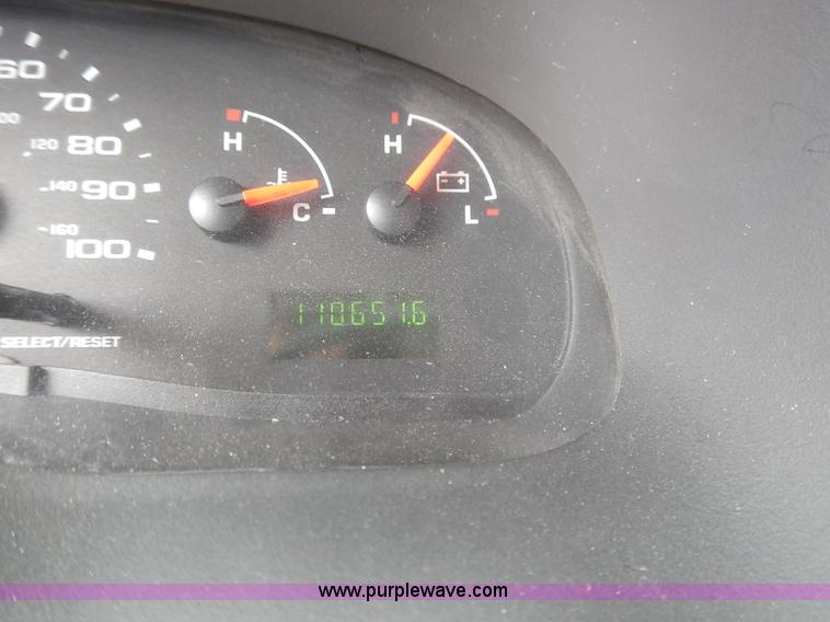 image for item J6375 2004 Ford 801 Eldorado Aerotech bus