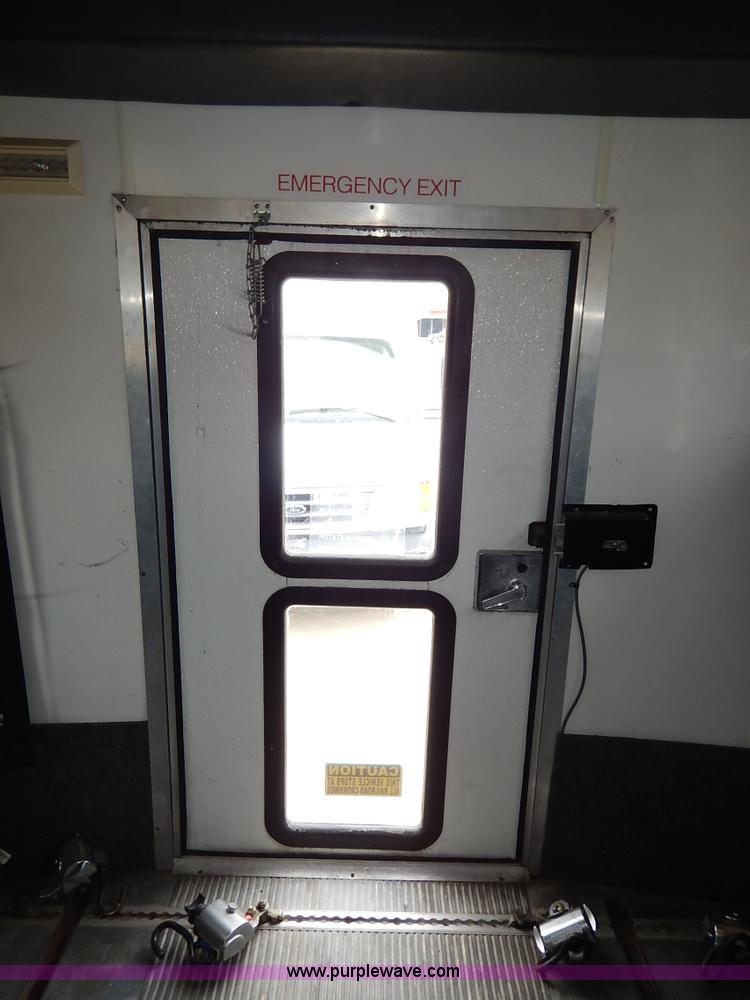 image for item J6375 2004 Ford 801 Eldorado Aerotech bus