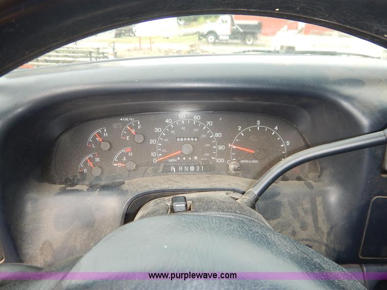 image for item J6380 2000 Ford F350 Crew Cab flatbed pickup truck