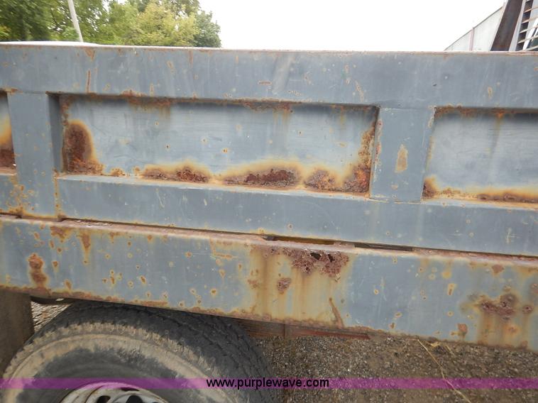 image for item J6380 2000 Ford F350 Crew Cab flatbed pickup truck