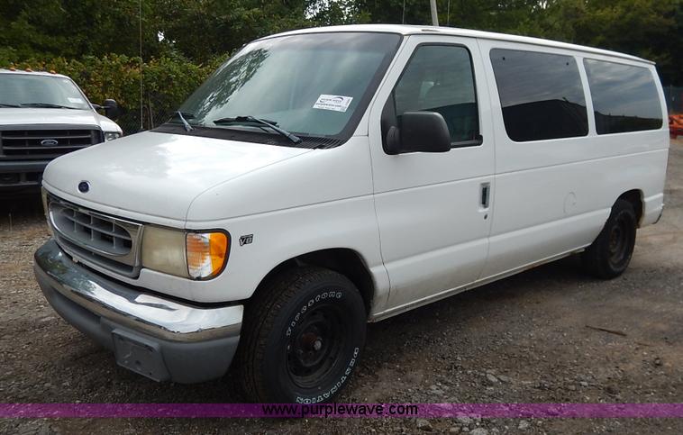 image for item J6381 1998 Ford Club Wagon van