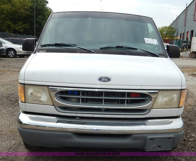 image for item J6381 1998 Ford Club Wagon van