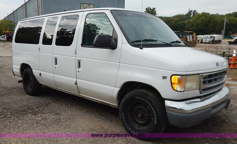 image for item J6381 1998 Ford Club Wagon van