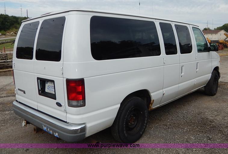 image for item J6381 1998 Ford Club Wagon van