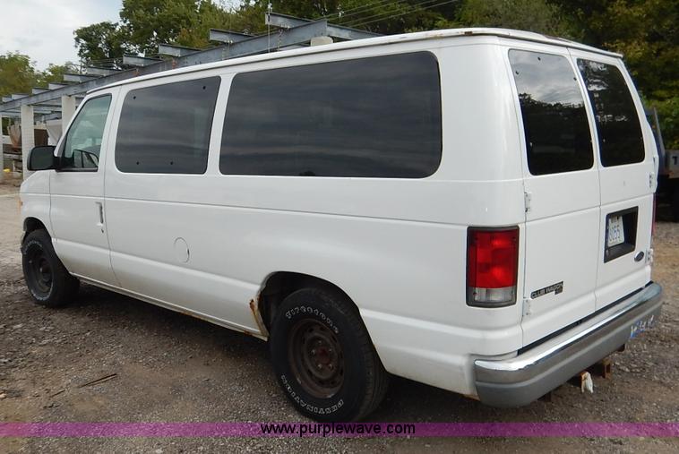 image for item J6381 1998 Ford Club Wagon van