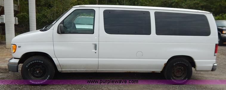 image for item J6381 1998 Ford Club Wagon van