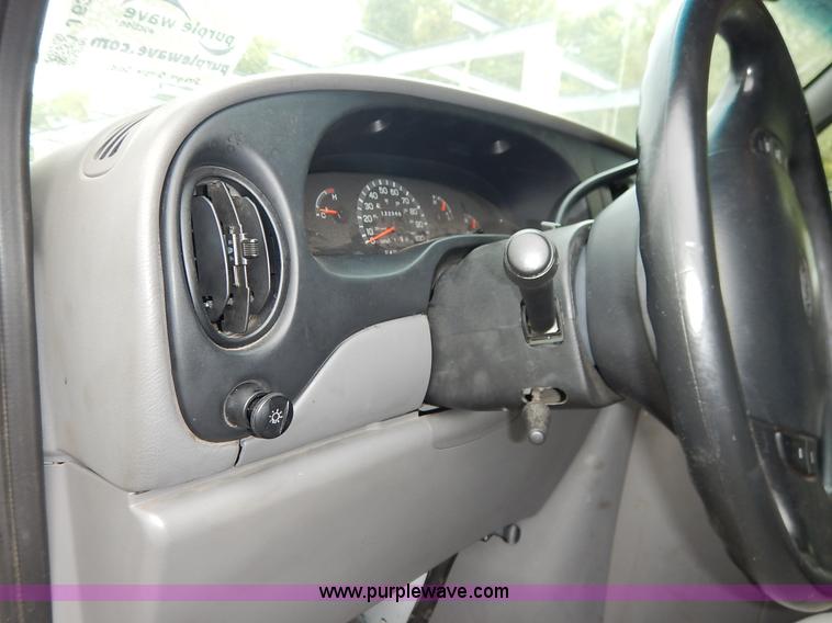 image for item J6381 1998 Ford Club Wagon van