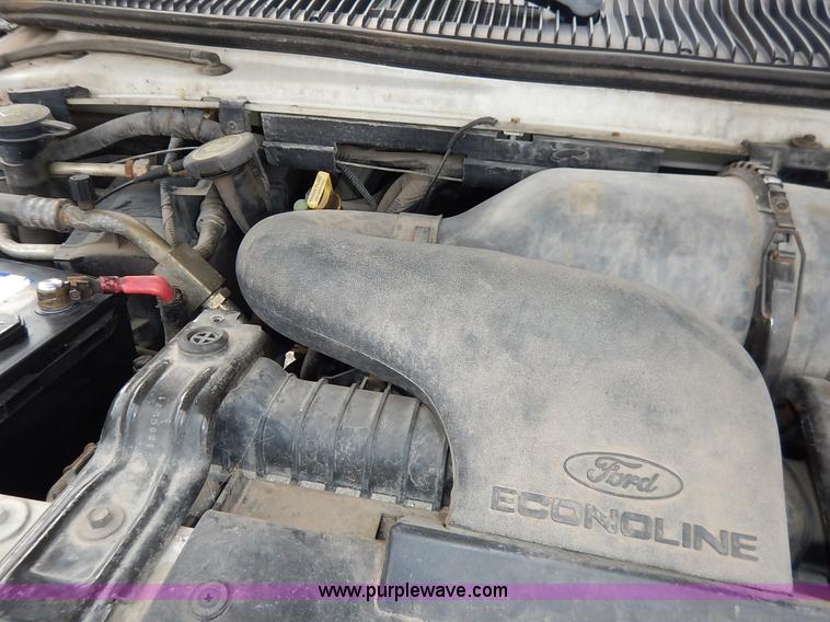 image for item J6381 1998 Ford Club Wagon van