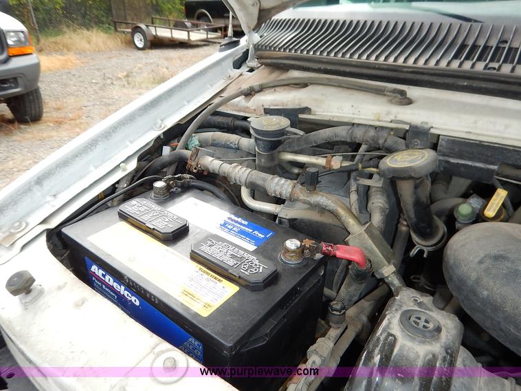 image for item J6381 1998 Ford Club Wagon van