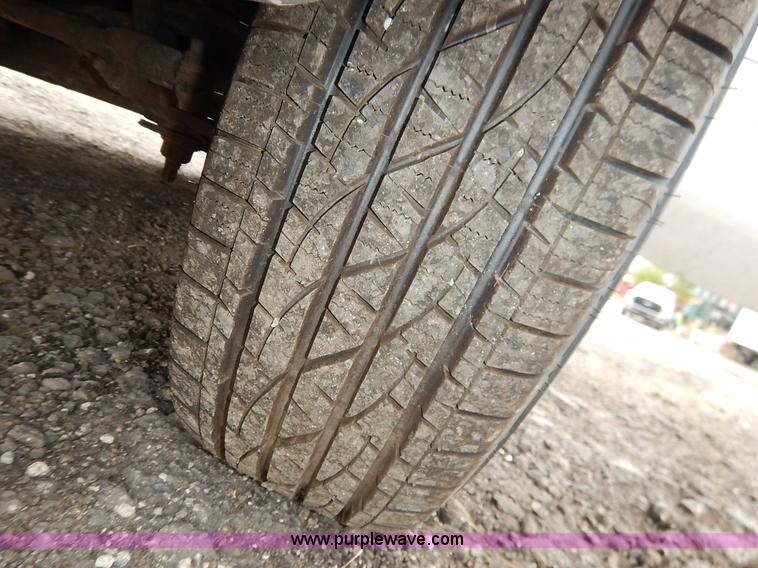 image for item J6381 1998 Ford Club Wagon van