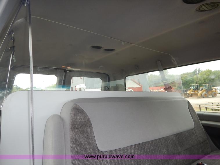 image for item J6381 1998 Ford Club Wagon van