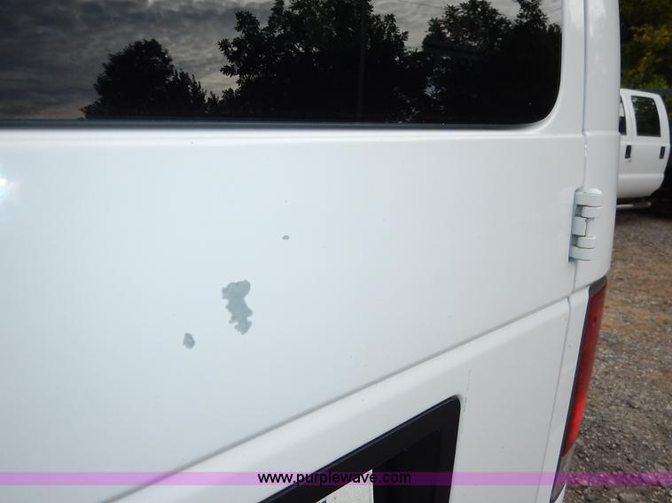 image for item J6381 1998 Ford Club Wagon van