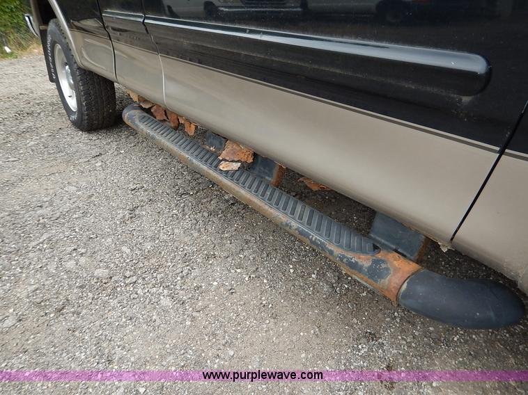 image for item J6382 2001 Ford F150 SuperCab pickup truck