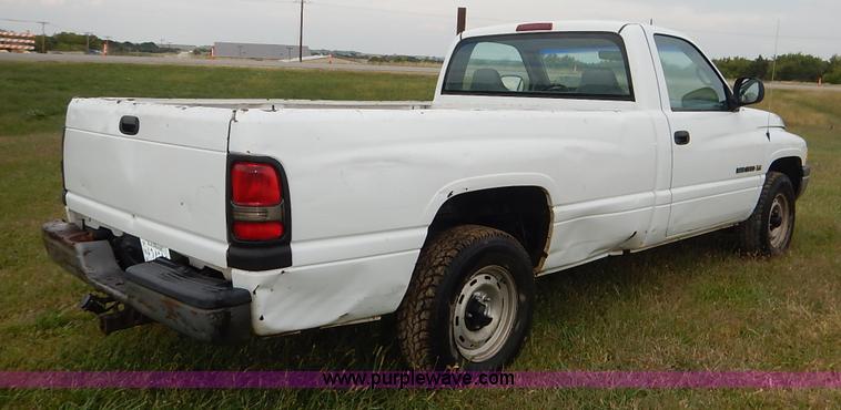 image for item J6392 2001 Dodge Ram 1500 pickup truck