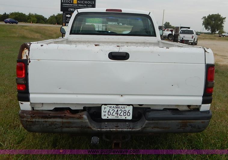 image for item J6392 2001 Dodge Ram 1500 pickup truck
