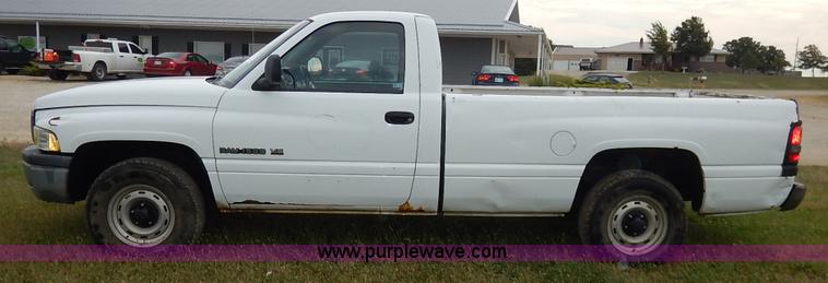 image for item J6392 2001 Dodge Ram 1500 pickup truck