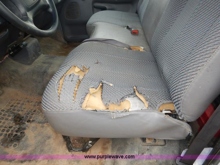 image for item J6392 2001 Dodge Ram 1500 pickup truck