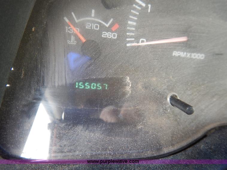 image for item J6392 2001 Dodge Ram 1500 pickup truck