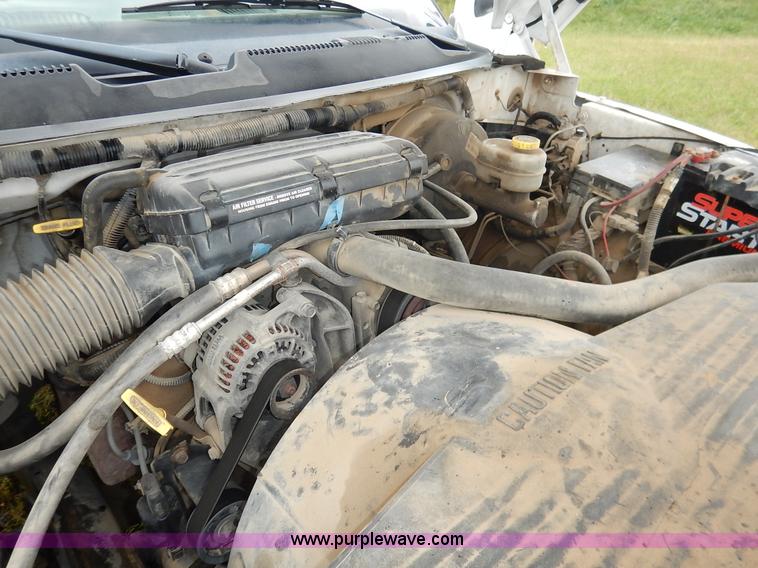 image for item J6392 2001 Dodge Ram 1500 pickup truck