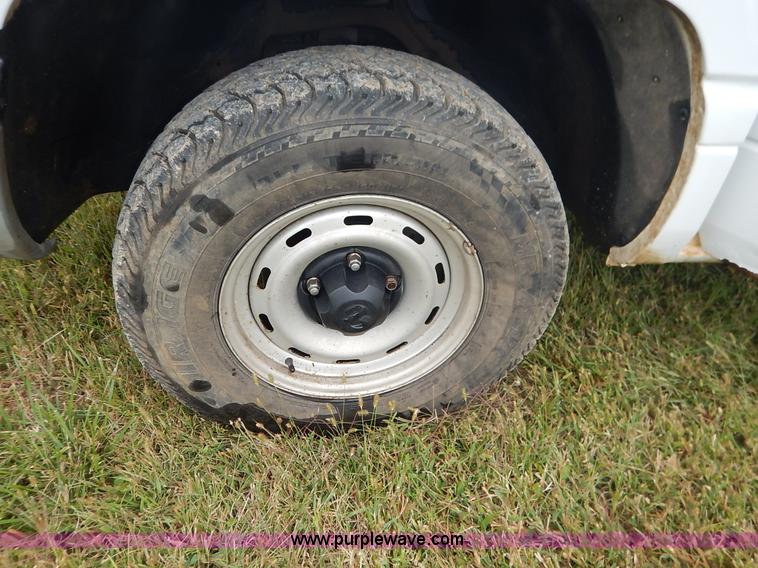 image for item J6392 2001 Dodge Ram 1500 pickup truck