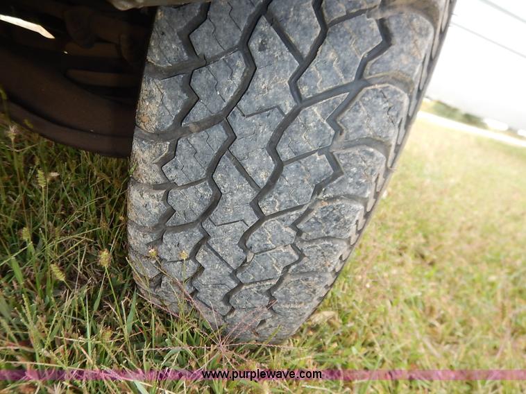 image for item J6392 2001 Dodge Ram 1500 pickup truck