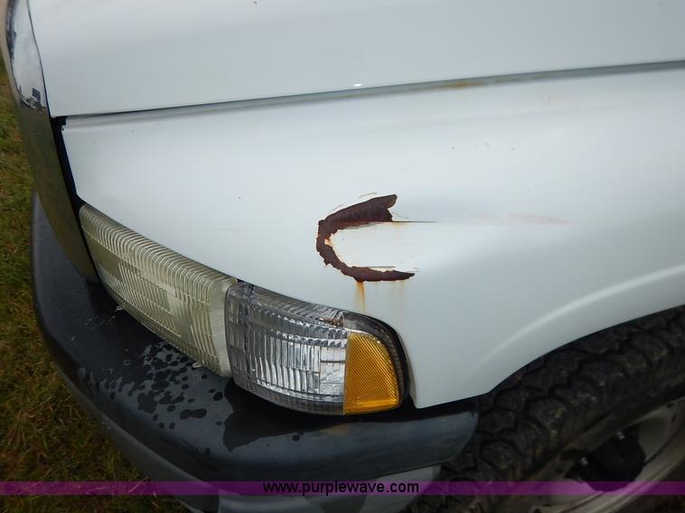 image for item J6392 2001 Dodge Ram 1500 pickup truck