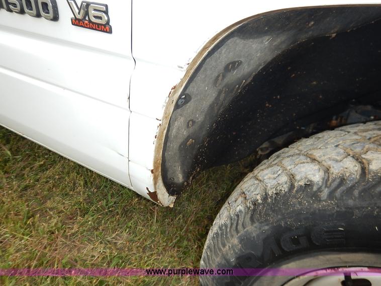 image for item J6392 2001 Dodge Ram 1500 pickup truck
