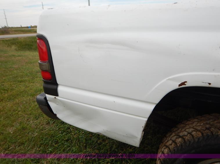 image for item J6392 2001 Dodge Ram 1500 pickup truck