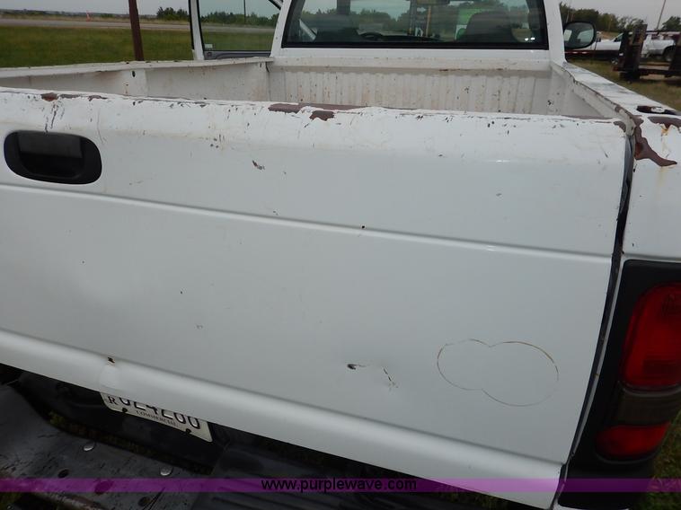 image for item J6392 2001 Dodge Ram 1500 pickup truck