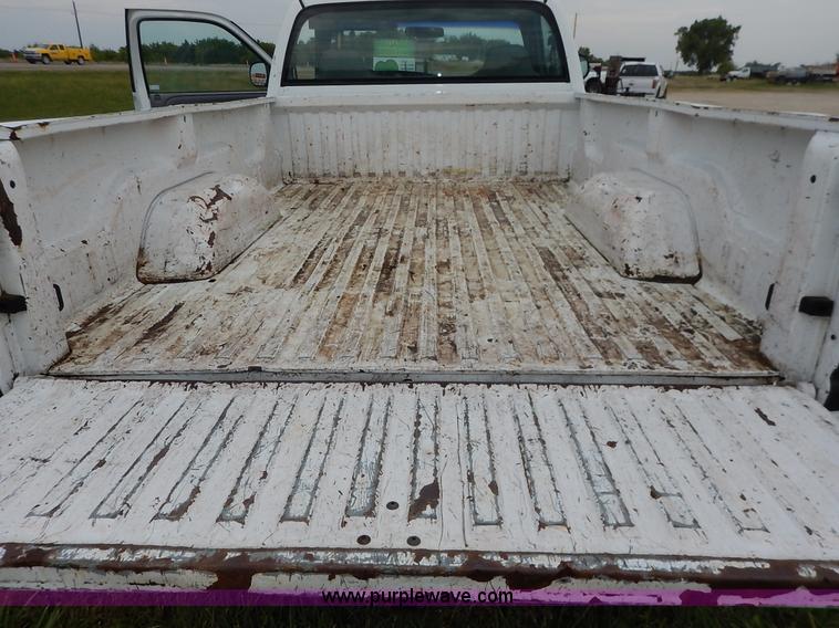 image for item J6392 2001 Dodge Ram 1500 pickup truck