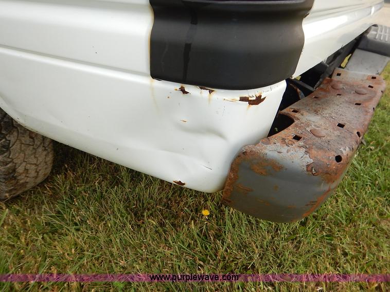 image for item J6392 2001 Dodge Ram 1500 pickup truck