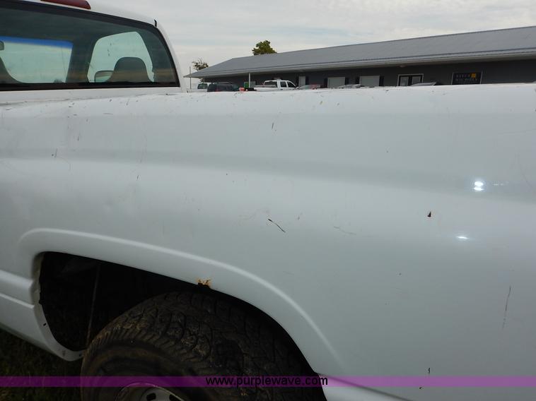 image for item J6392 2001 Dodge Ram 1500 pickup truck