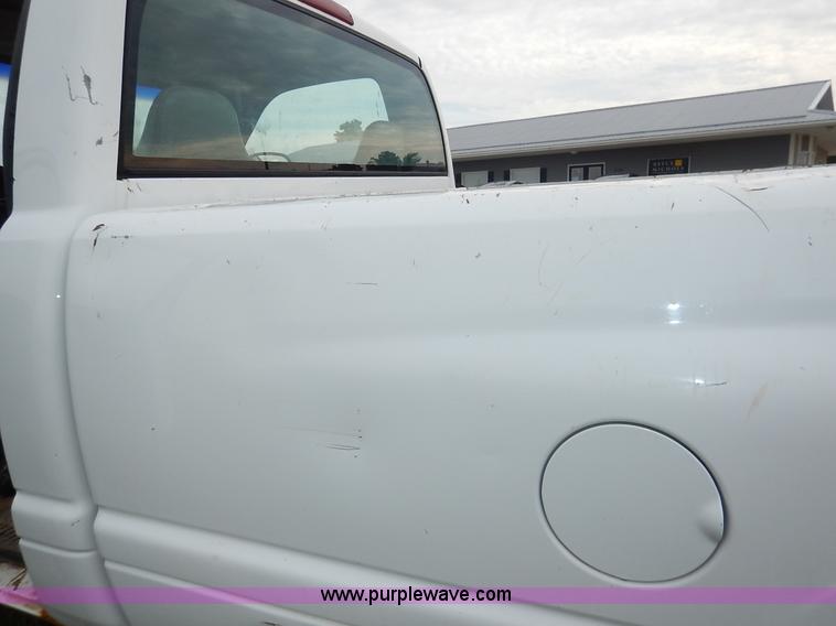 image for item J6392 2001 Dodge Ram 1500 pickup truck