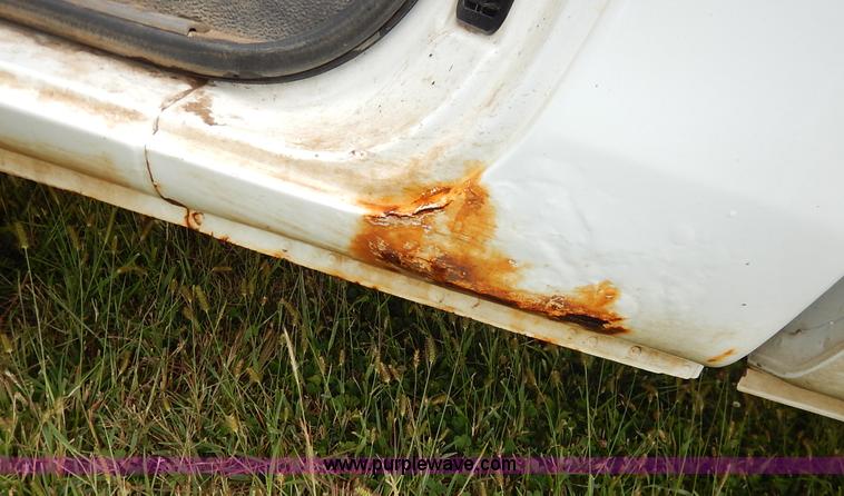 image for item J6392 2001 Dodge Ram 1500 pickup truck