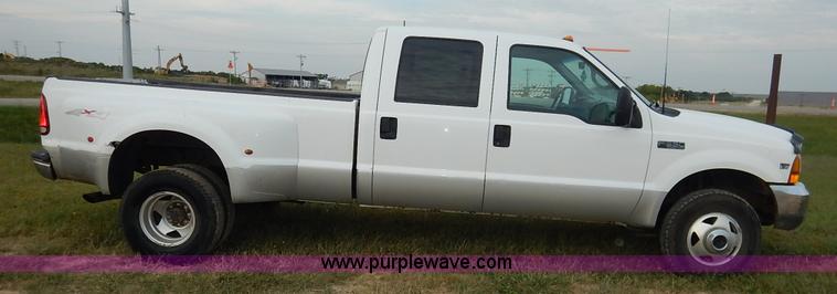 image for item J6393 1999 Ford F350 Super Duty Crew Cab pickup truck