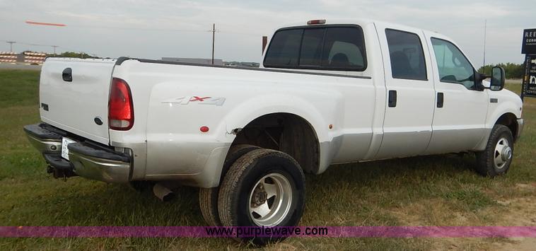 image for item J6393 1999 Ford F350 Super Duty Crew Cab pickup truck