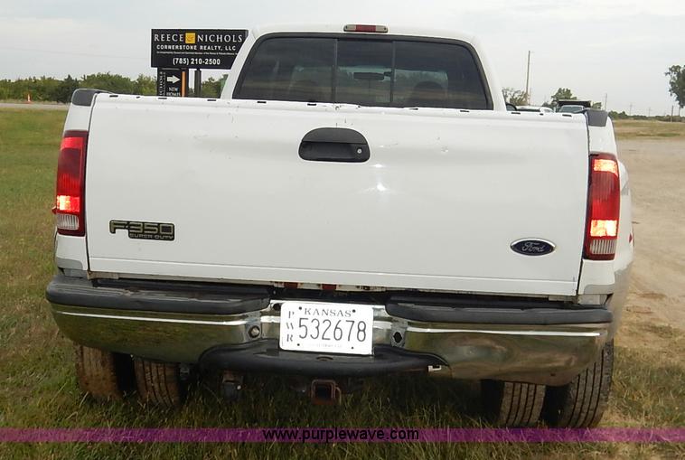 image for item J6393 1999 Ford F350 Super Duty Crew Cab pickup truck